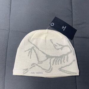 NWT Arc'teryx Beanie